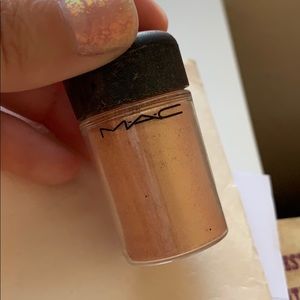 MAC Cosmetics Makeup - MAC Pigment In Melon MAC Cosmetics Makeup - MAC Pigment In Melon